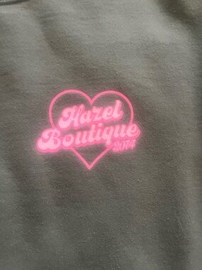Hazel boutique  Women's Crewneck Sweater with Pink Heart Motif 2014